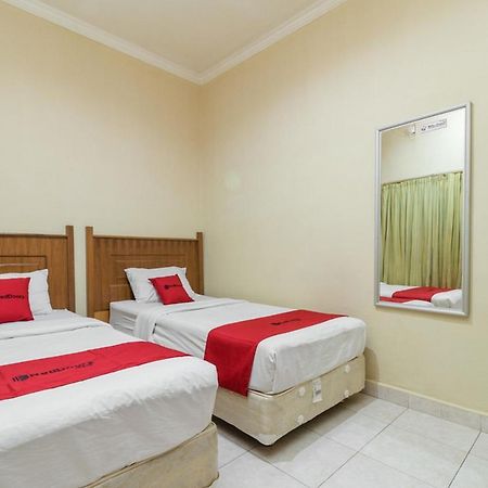 Reddoorz @ Jalan Lintas Sumatera Lahat Exteriör bild